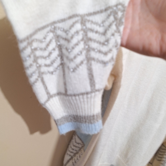 TanJay Embroidered Winter Snowflake  Pullover Sweater - Picture 5 of 5